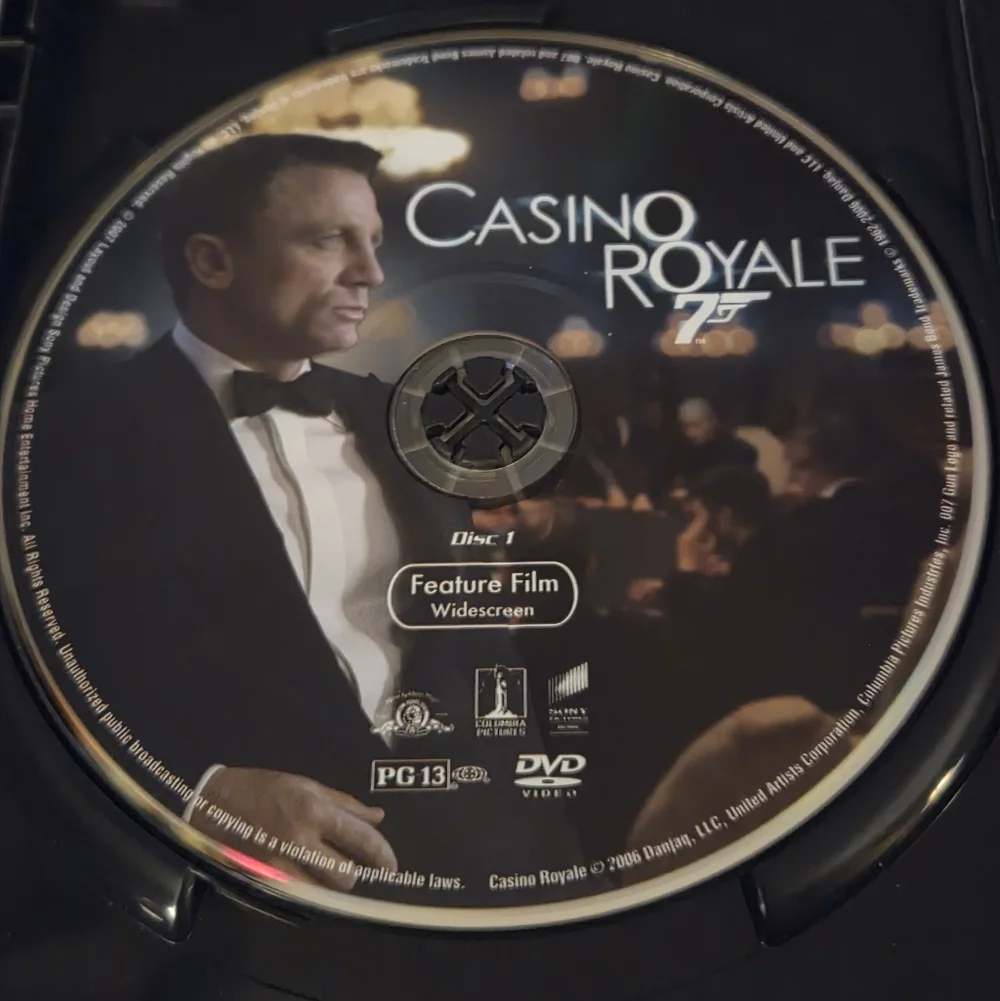 Daniel Craig 007 DVDs & Blu-ray Collection - Picture 12 of 16